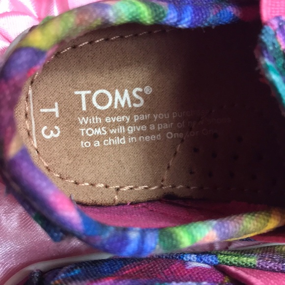 Toms - Picture 5 of 5